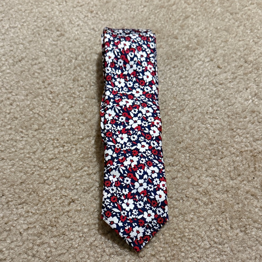 Floral Patterned Tie - Red, White, and Blue